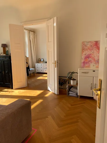 Charmante 2 Zimmerwohnung mit Balkon im hochwertig moderniserten Altbau - Zentrum von Charlottenburg — photo 1